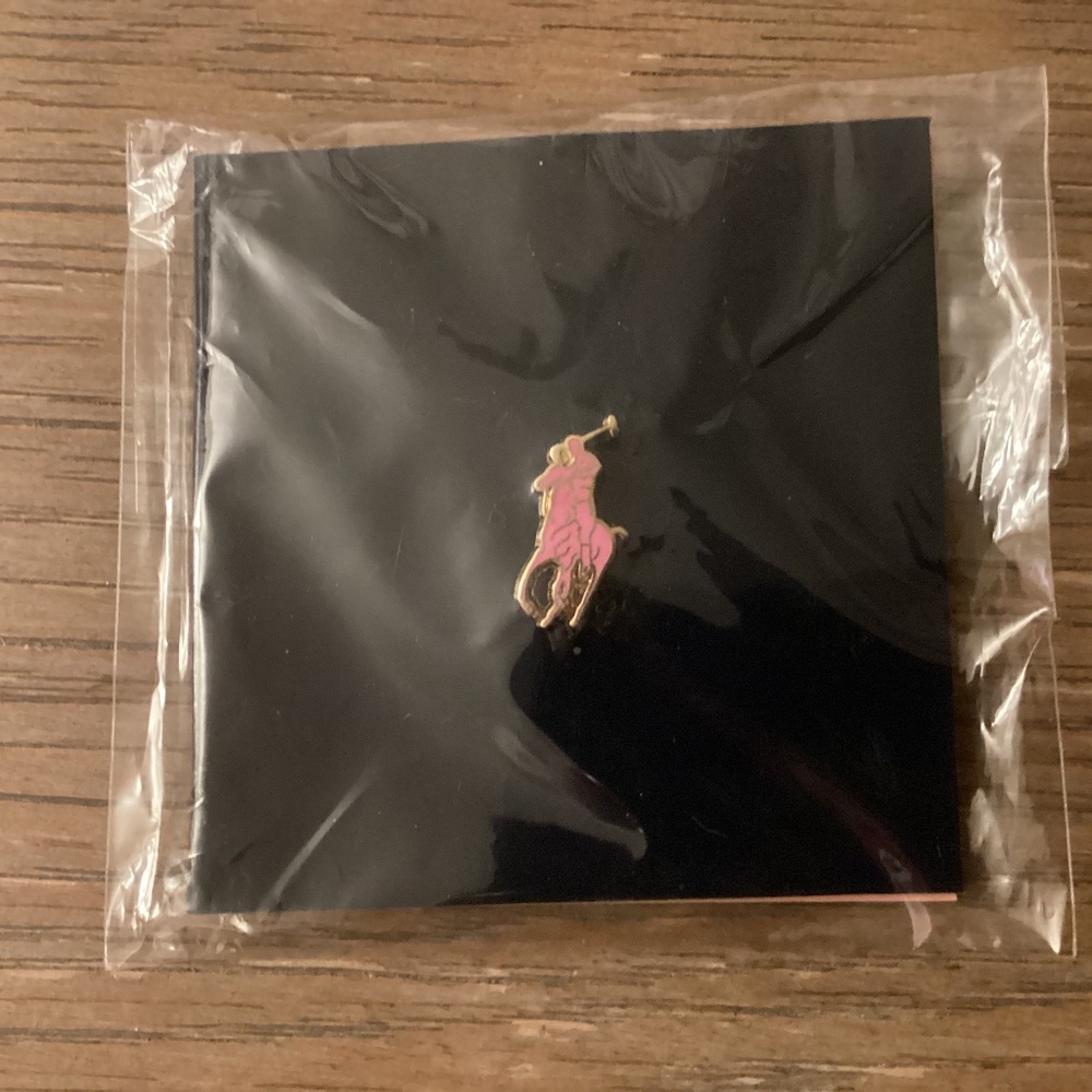Polo pin